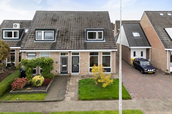 Te koop: Prachtige, verrassend ruime woning in Easternijtsjerk! Een huis met veel mogelijkheden. 